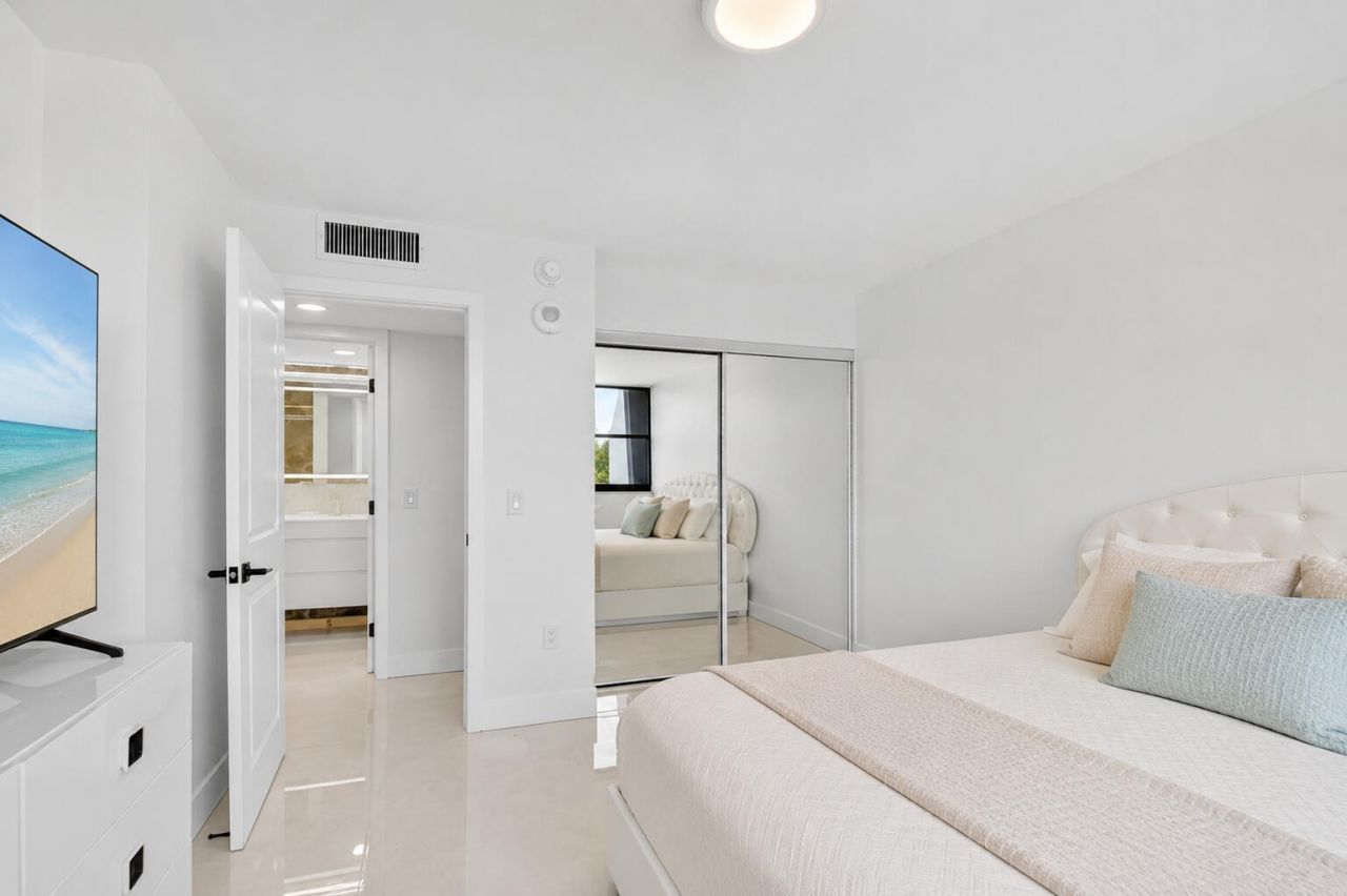 5600 N Flagler Drive, Unit 207, West Palm Beach, FL 33407 Photo