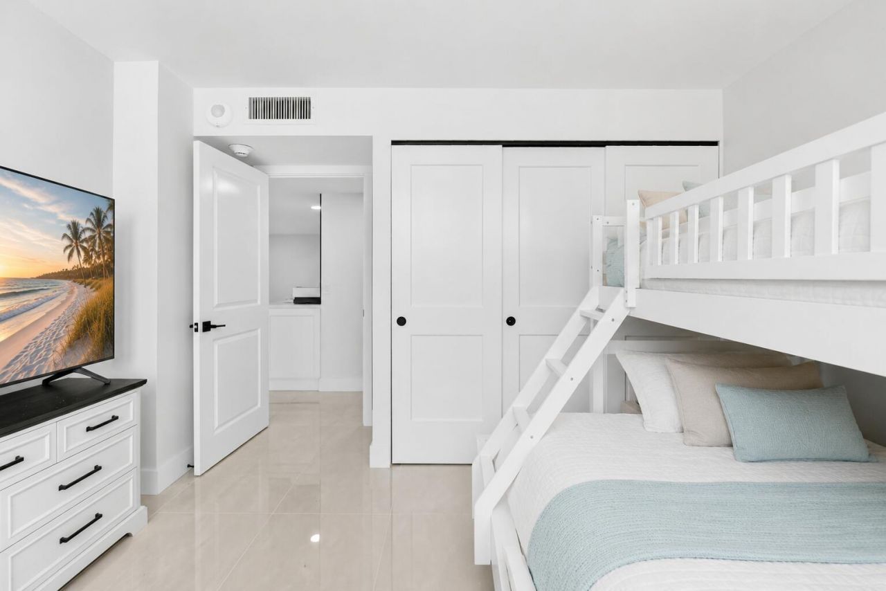 5600 N Flagler Drive, Unit 207, West Palm Beach, FL 33407 Photo
