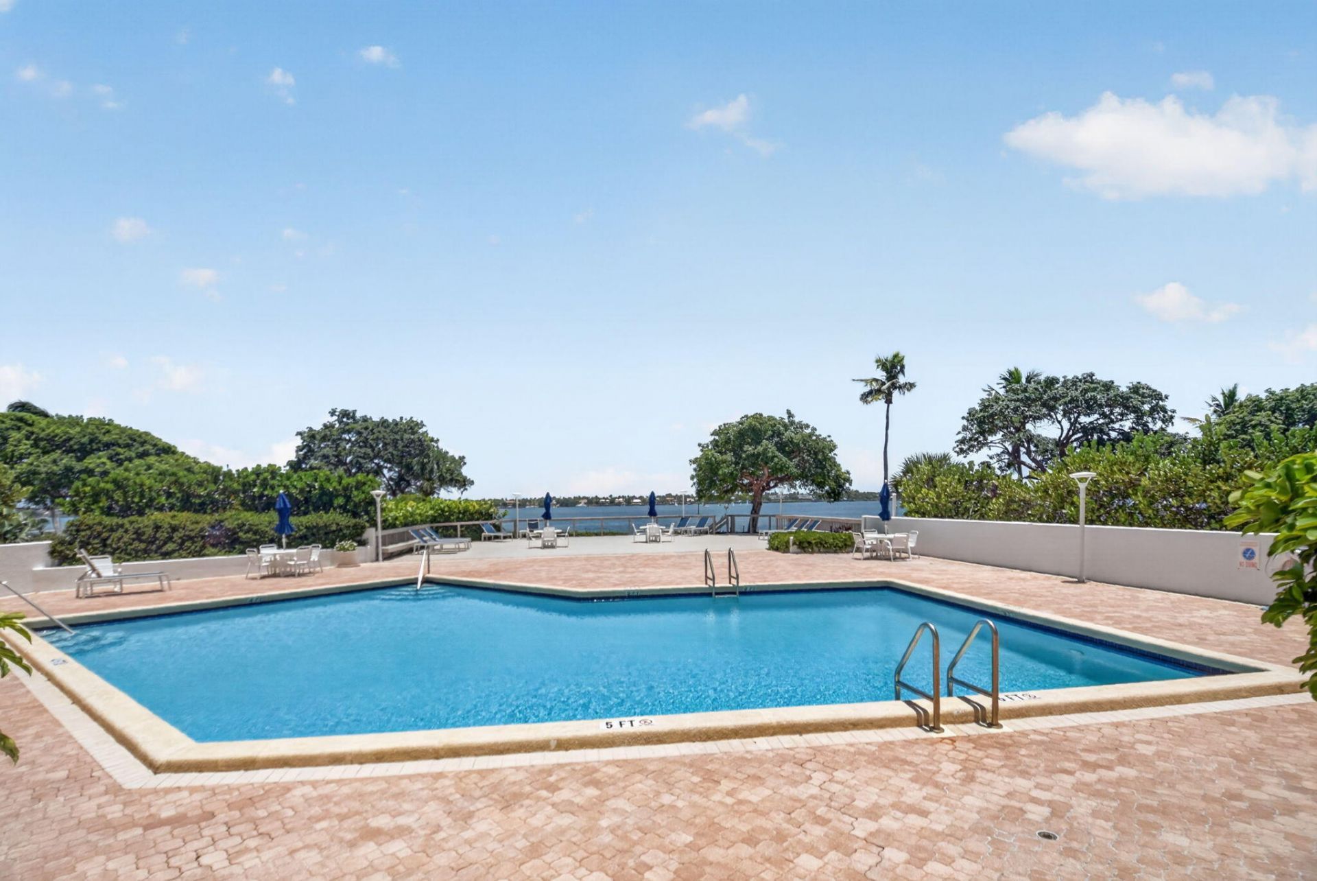 5600 N Flagler Drive, Unit 207, West Palm Beach, FL 33407 Photo