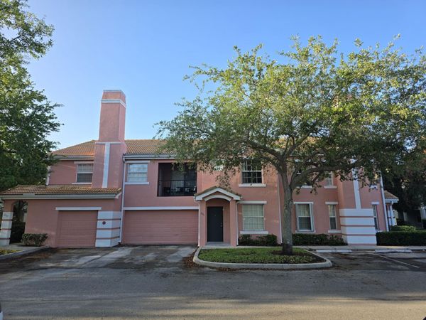 144 SW PEACOCK Boulevard, Unit 23-201, Port St. Lucie, FL 34986