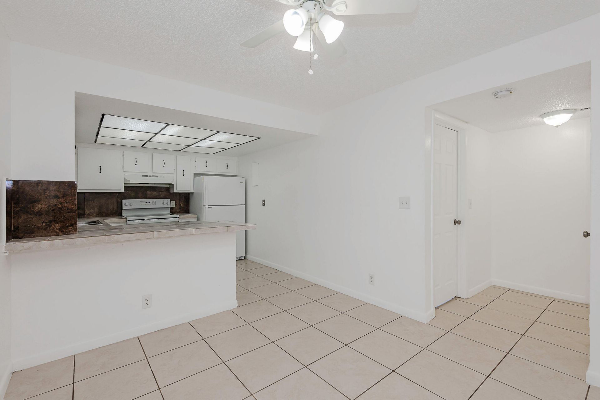 8830 W Sample Road, Unit 8, Coral Springs, FL 33065 Photo