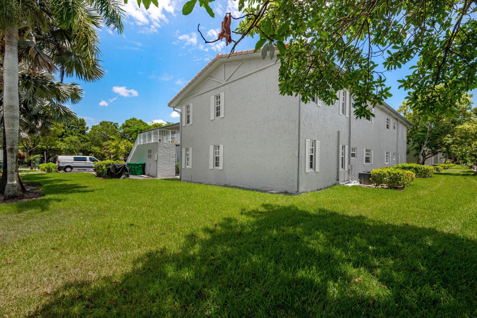 8830 W Sample Road, Unit 8, Coral Springs, FL 33065 Photo