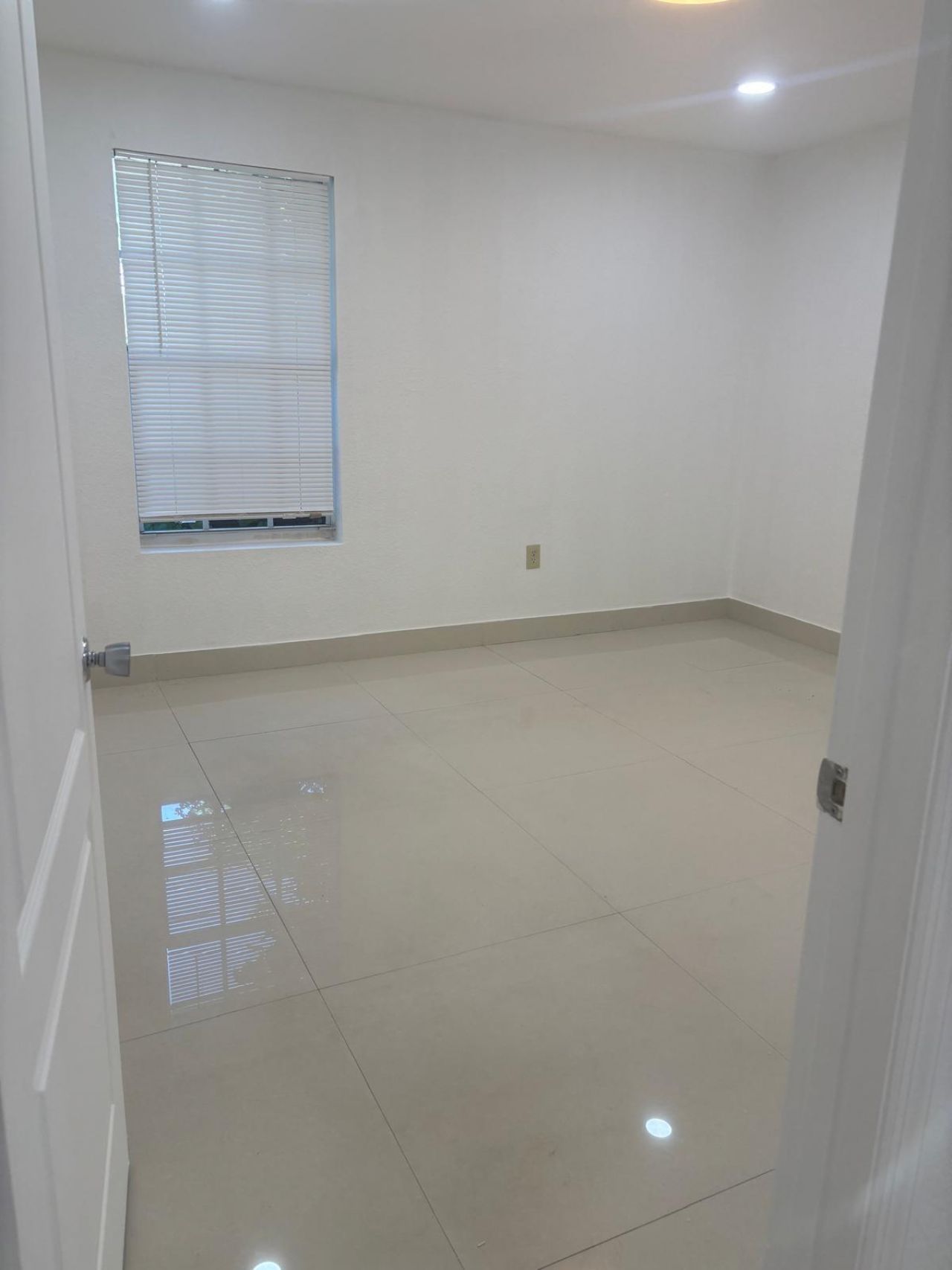 1208 N 57th Avenue, Unit B, Hollywood, FL 33021 Photo