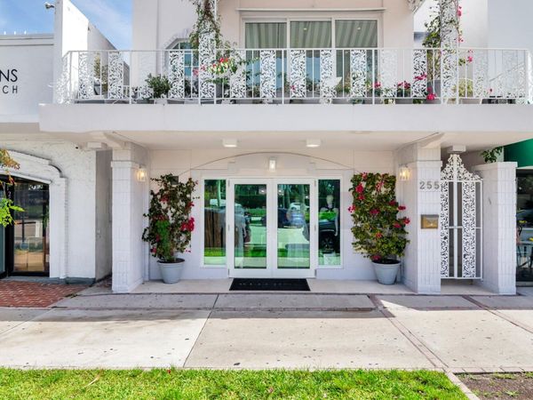 255 Royal Poinciana Way, Palm Beach, FL 33480