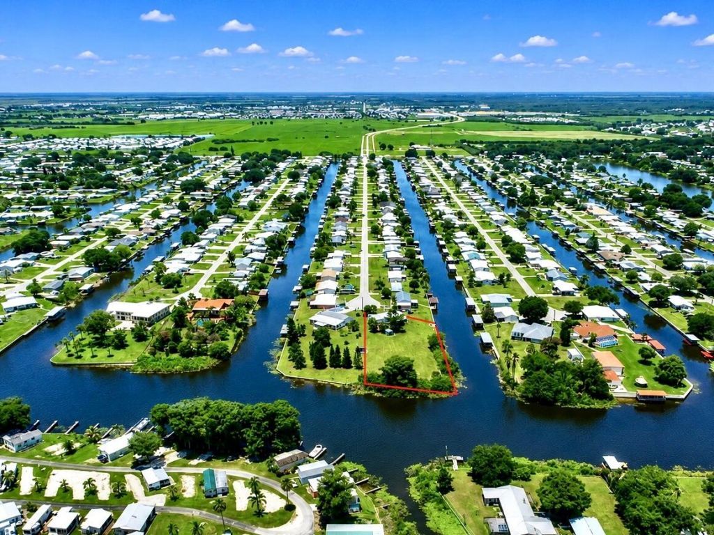 2717 SE 32nd Street, Okeechobee, FL 34974 Photo