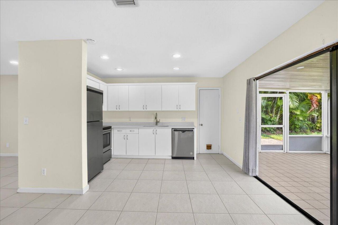 10100 NW 71st Place, Tamarac, FL 33321 Photo