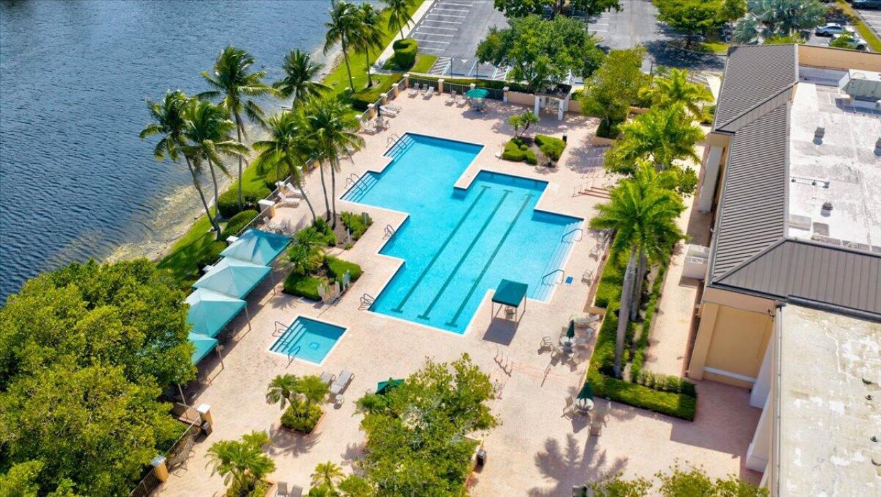 10100 NW 71st Place, Tamarac, FL 33321 Photo