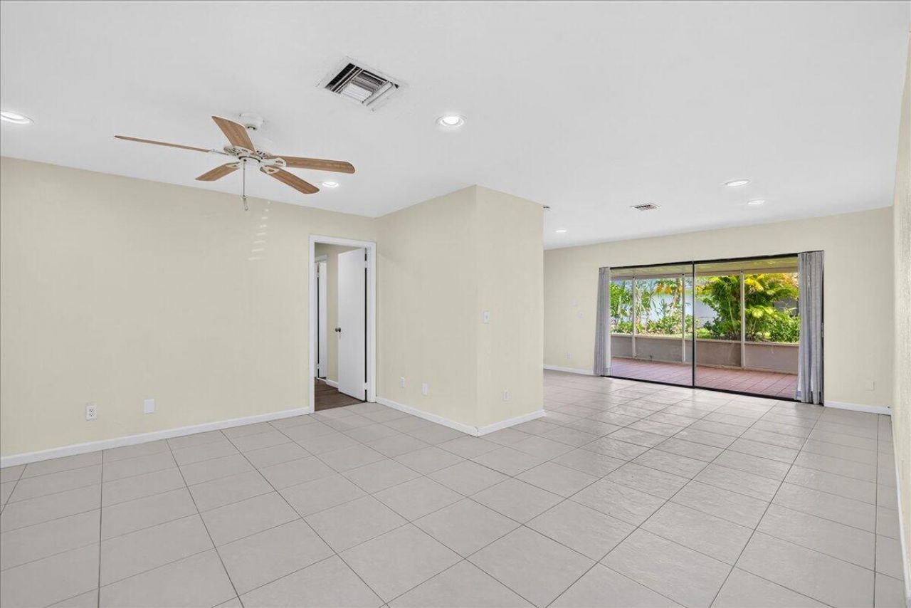 10100 NW 71st Place, Tamarac, FL 33321 Photo