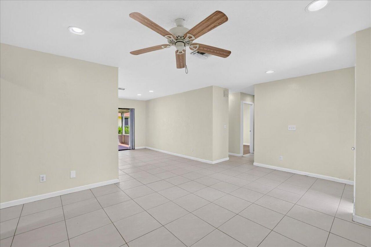 10100 NW 71st Place, Tamarac, FL 33321 Photo