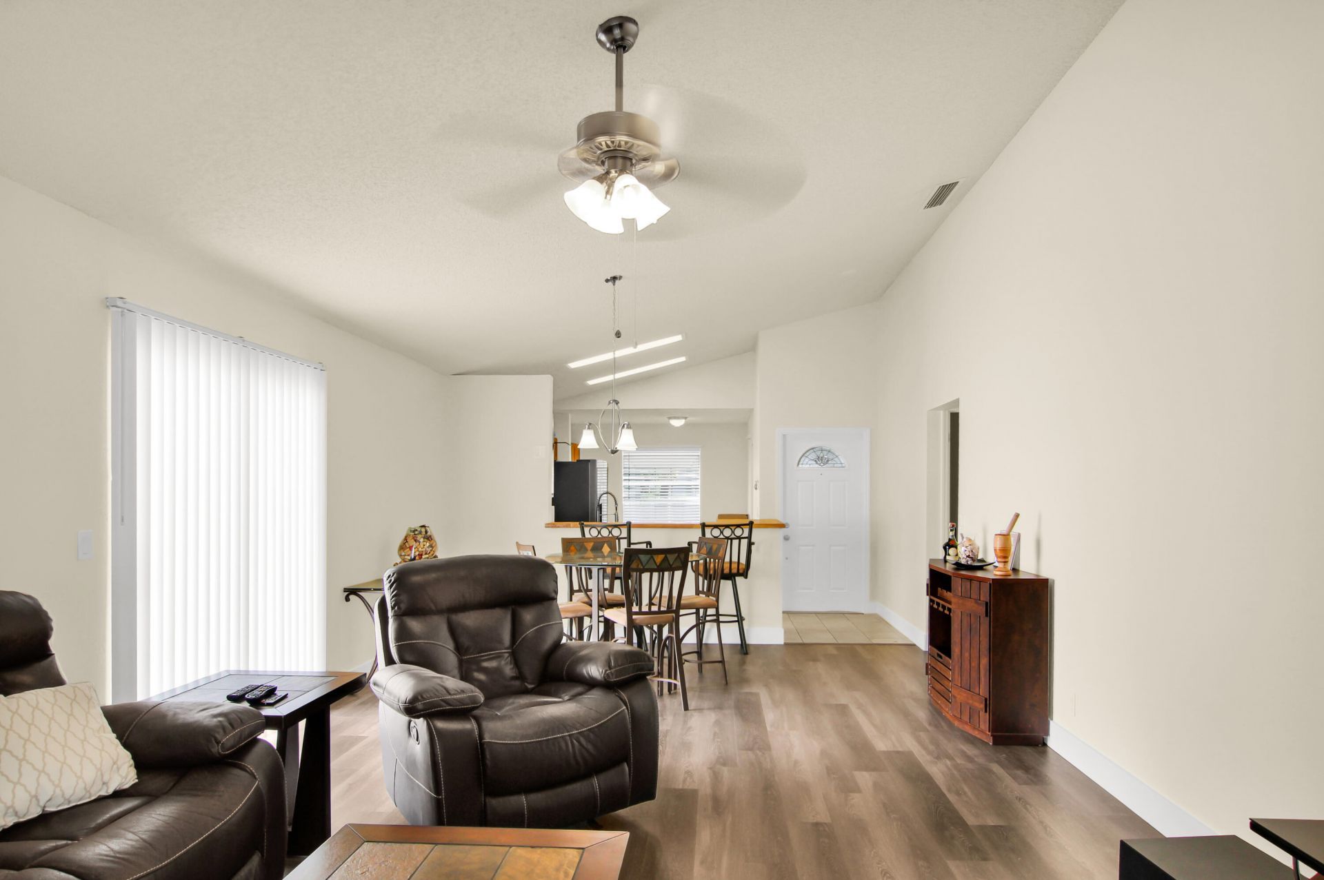 4692 Lakeside Circle, West Palm Beach, FL 33417 Photo
