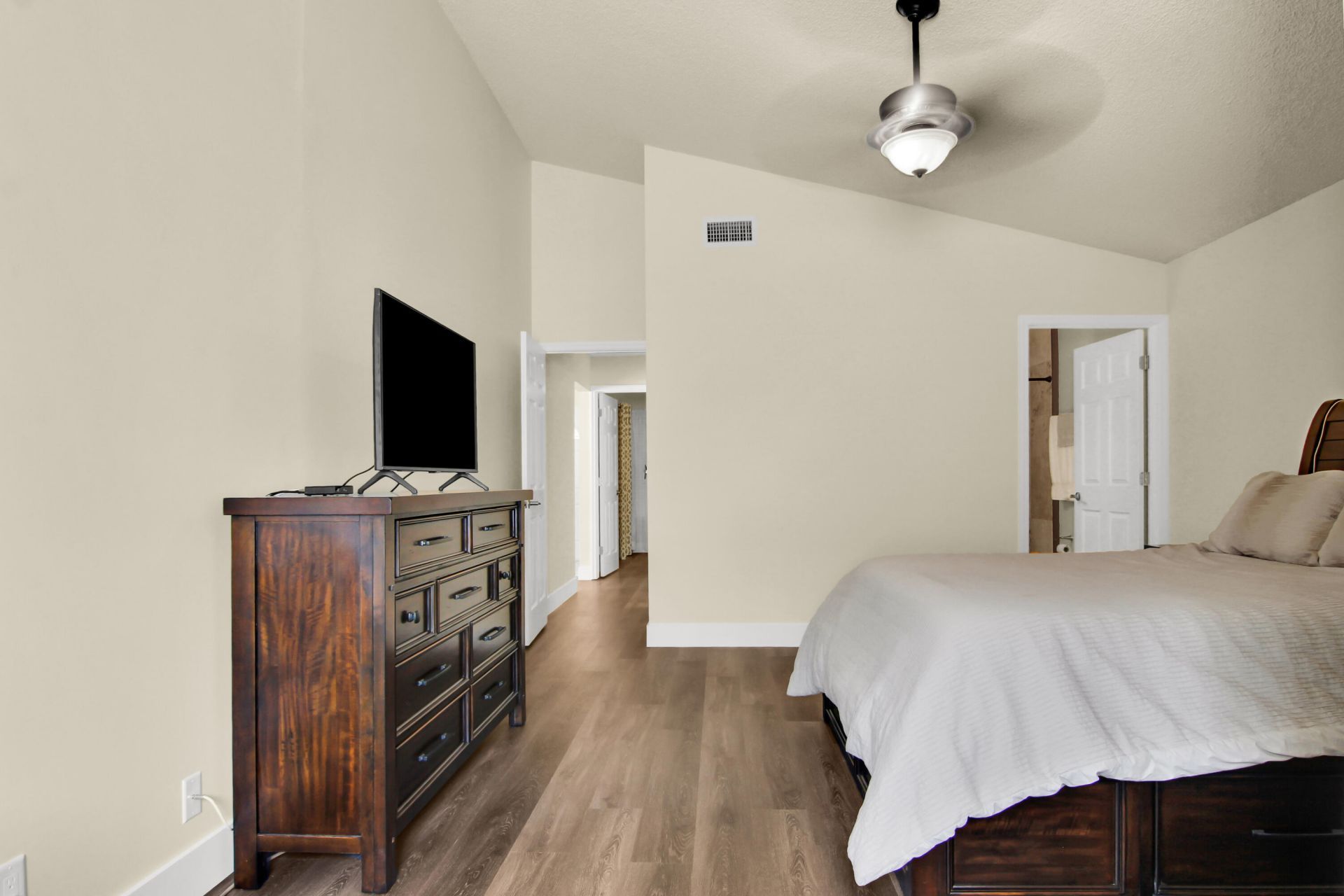 4692 Lakeside Circle, West Palm Beach, FL 33417 Photo