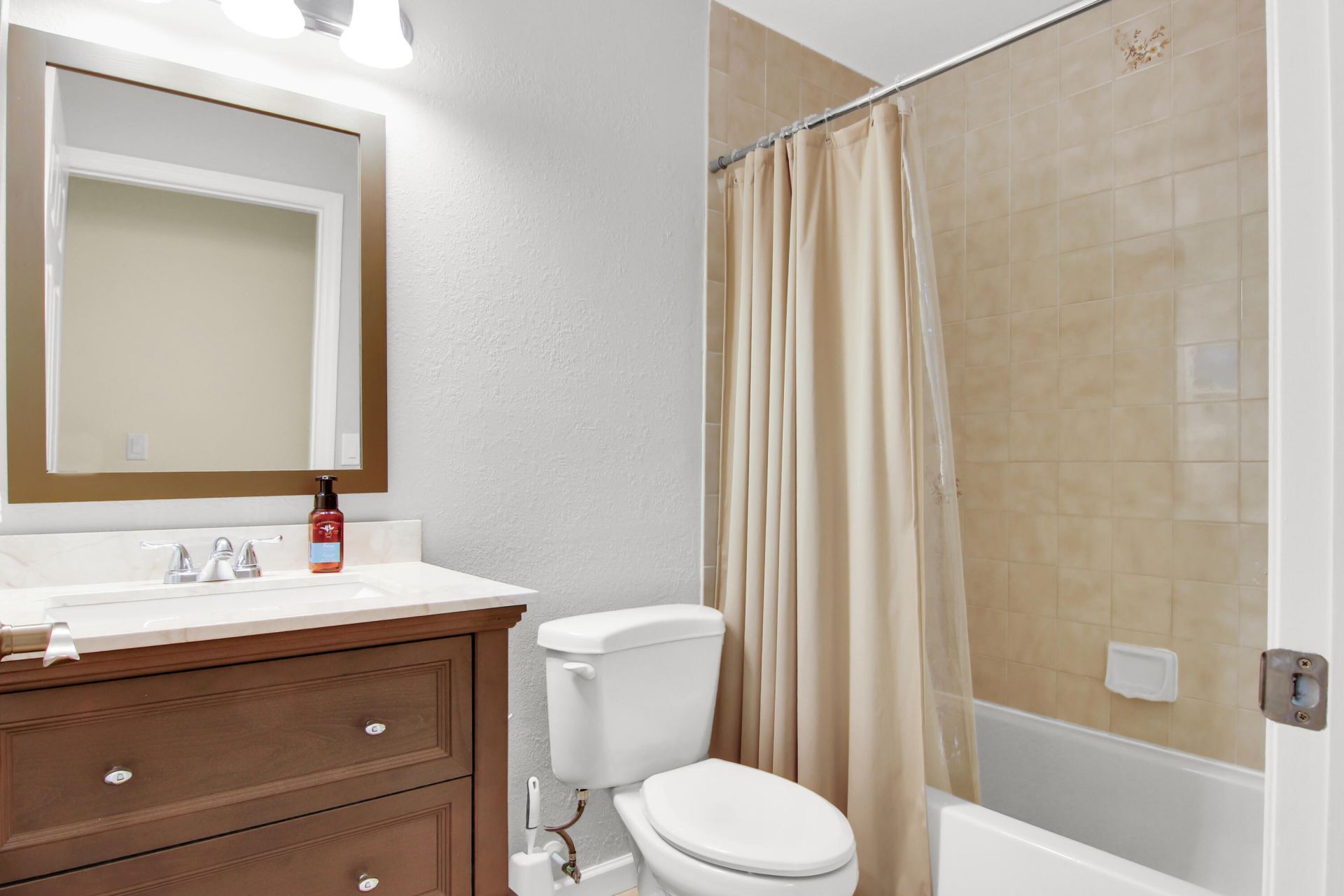 4692 Lakeside Circle, West Palm Beach, FL 33417 Photo