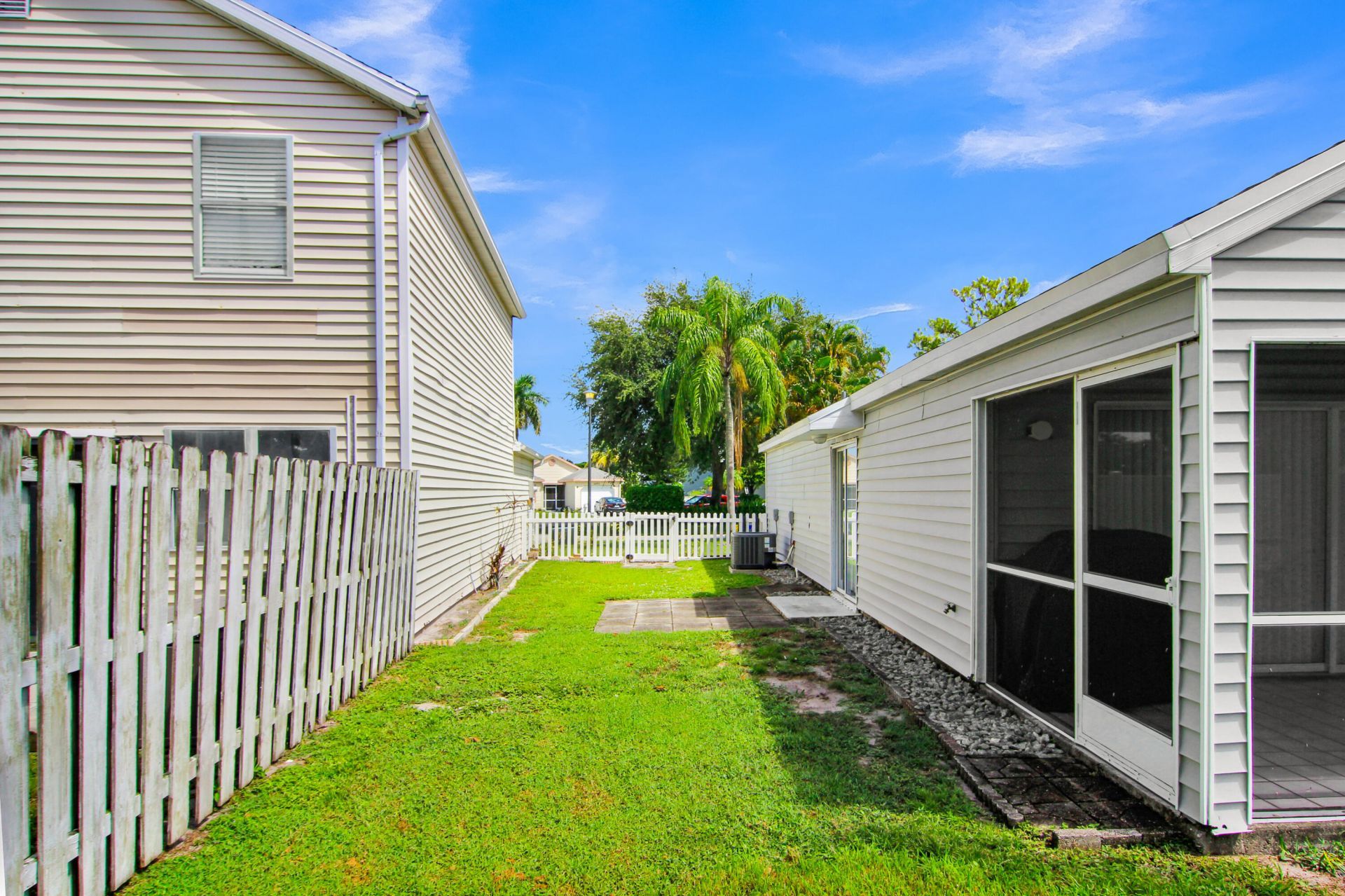 4692 Lakeside Circle, West Palm Beach, FL 33417 Photo