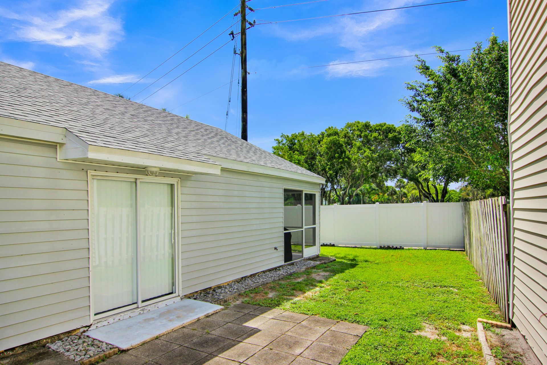 4692 Lakeside Circle, West Palm Beach, FL 33417 Photo