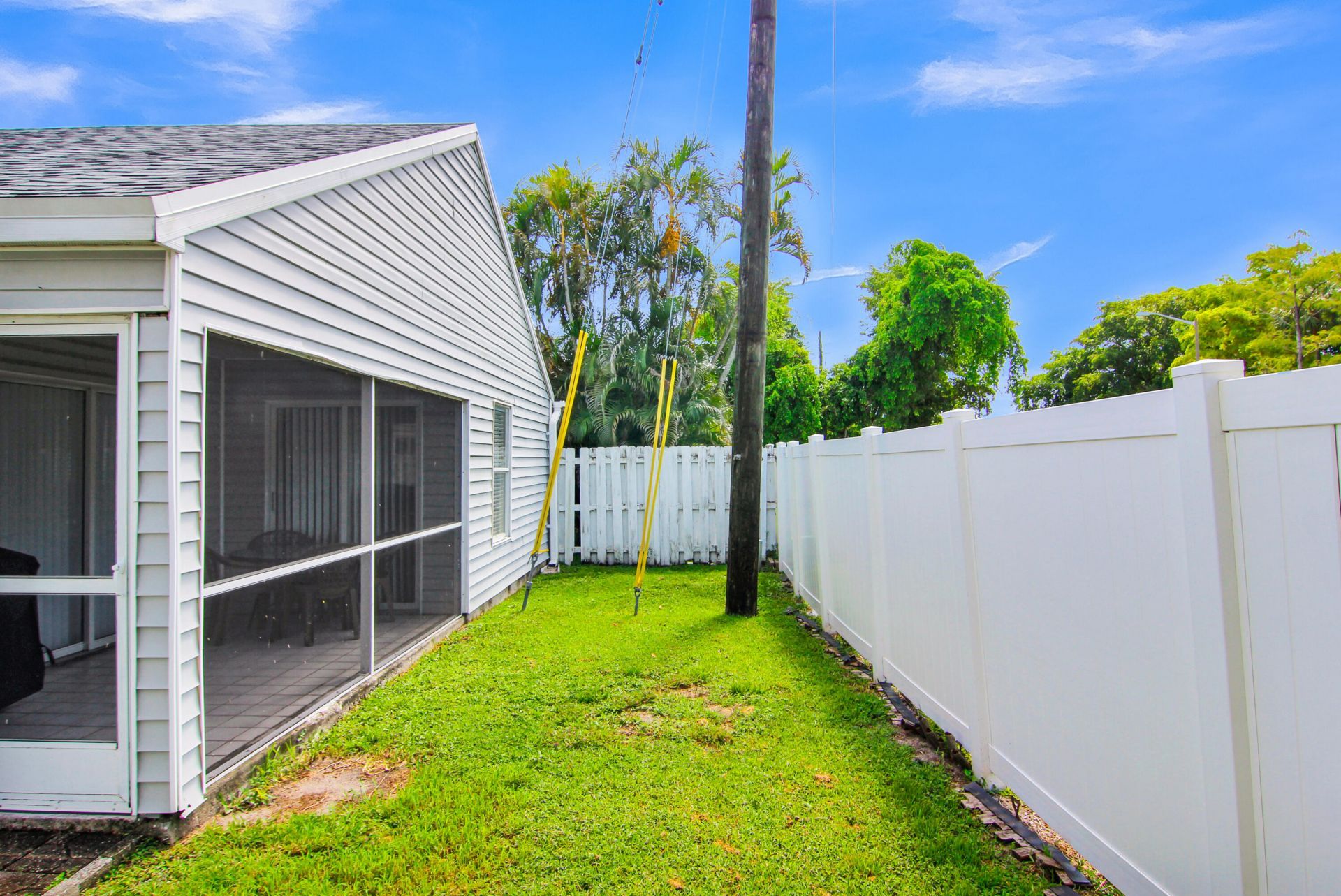 4692 Lakeside Circle, West Palm Beach, FL 33417 Photo