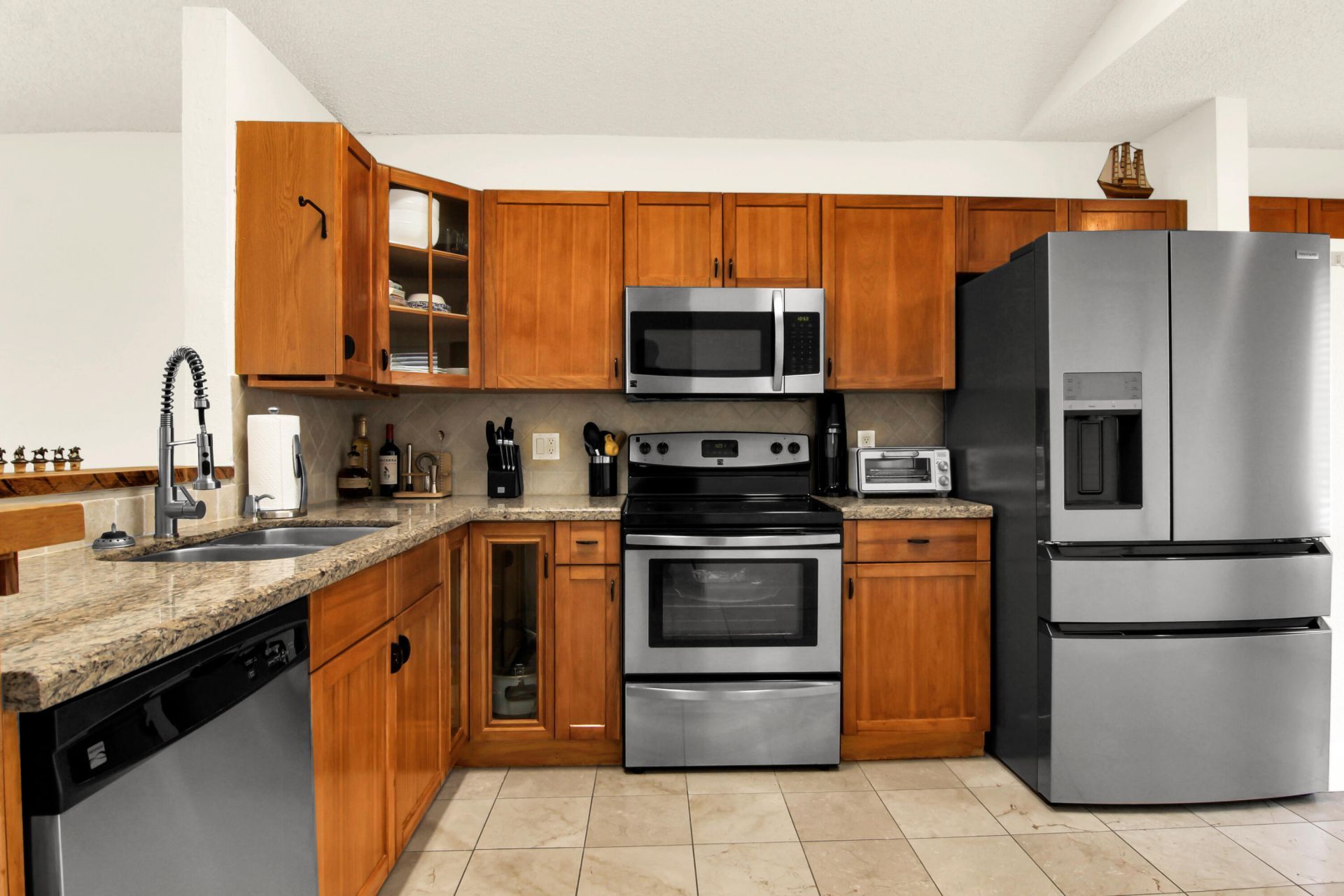 4692 Lakeside Circle, West Palm Beach, FL 33417 Photo