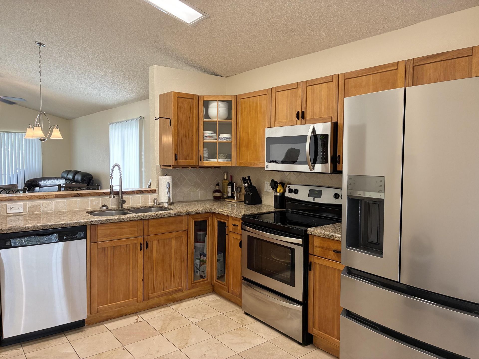 4692 Lakeside Circle, West Palm Beach, FL 33417 Photo