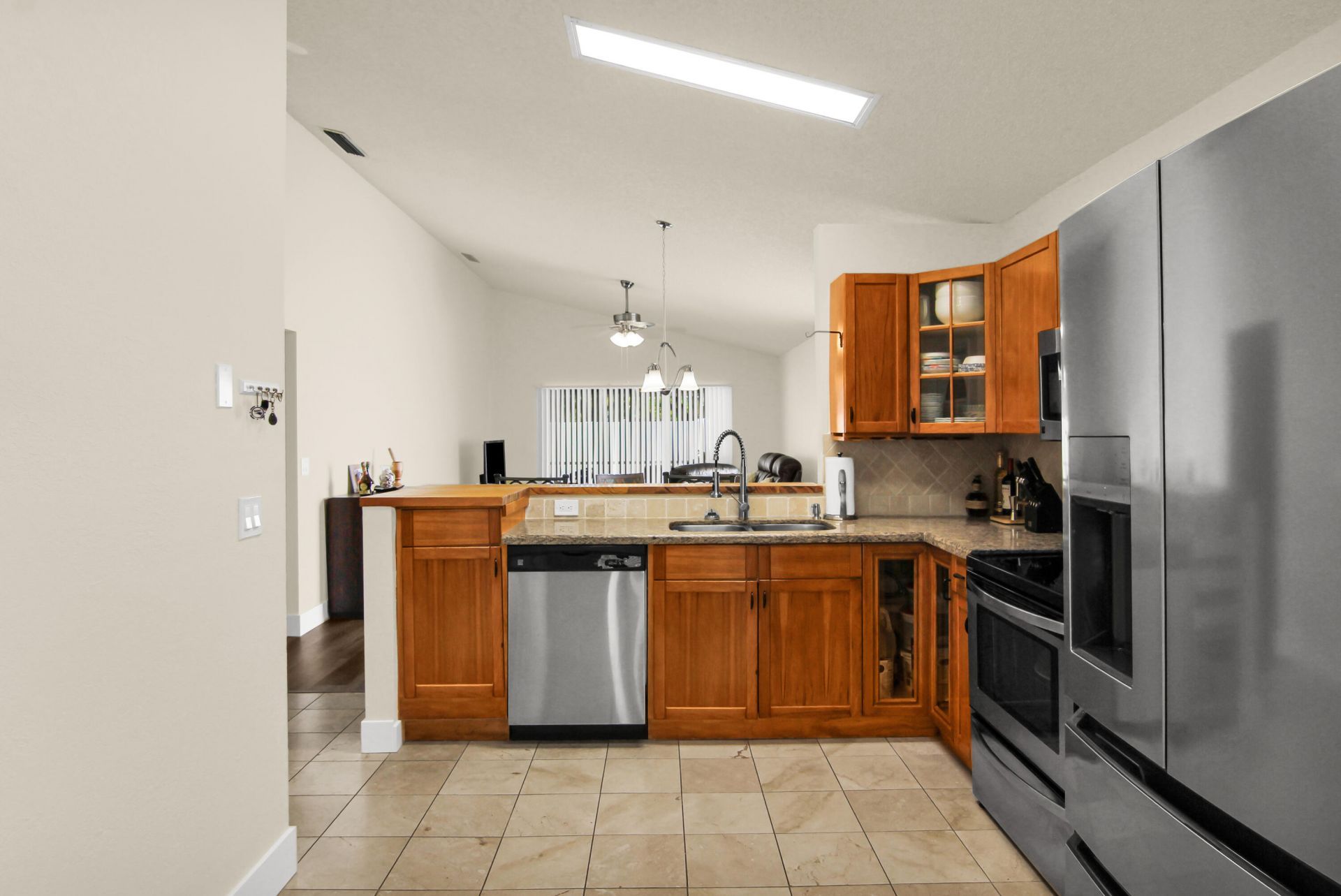 4692 Lakeside Circle, West Palm Beach, FL 33417 Photo