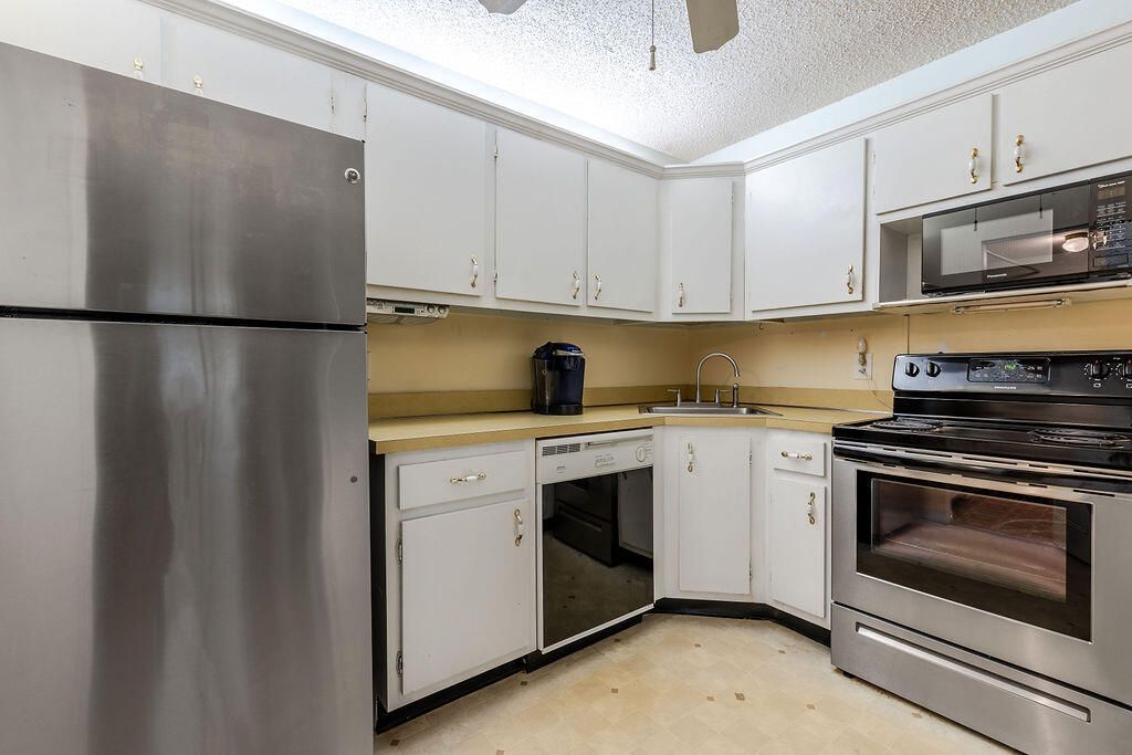 141 Lake Pine Circle, Unit A-2, Greenacres, FL 33463 Photo
