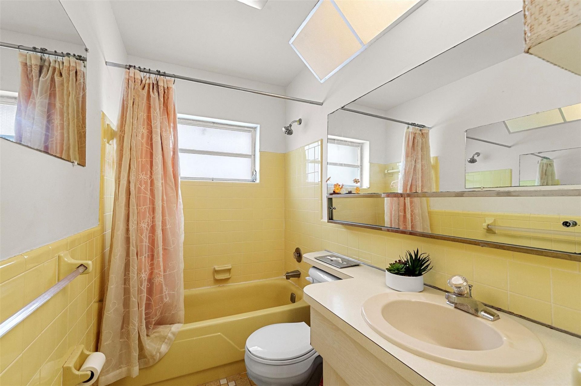 8604 NW 57th Court, Tamarac, FL 33321 Photo