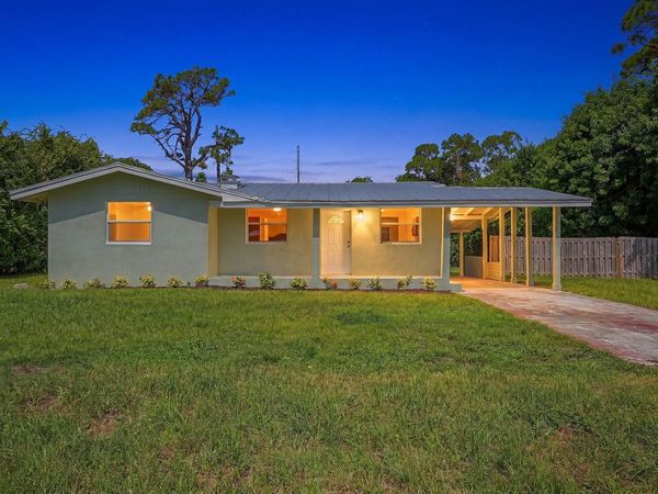 5926 SE INEZ Avenue, Stuart, FL 34997