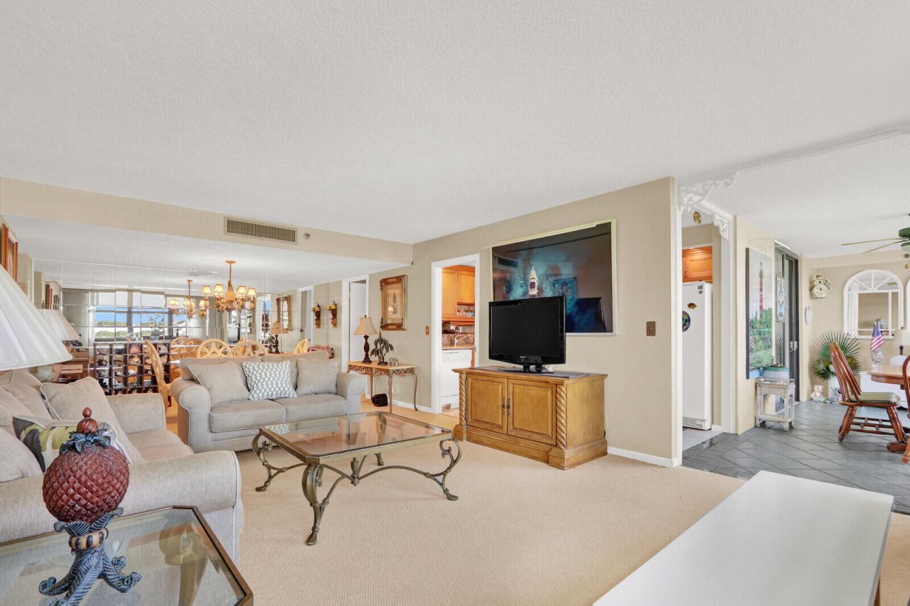 1648 Jupiter Cove Drive, Unit 214, Jupiter, FL 33469 Photo