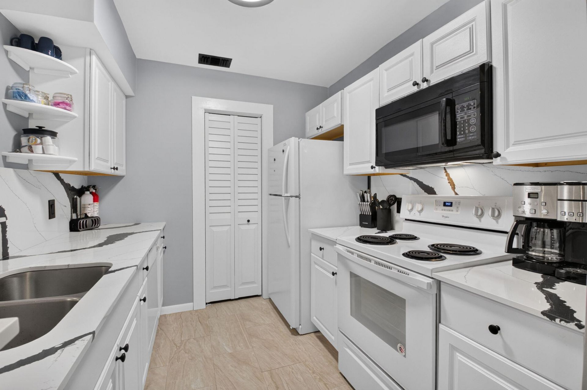 815 W Boynton Beach Boulevard, Unit 15-202, Boynton Beach, FL 33426 Photo
