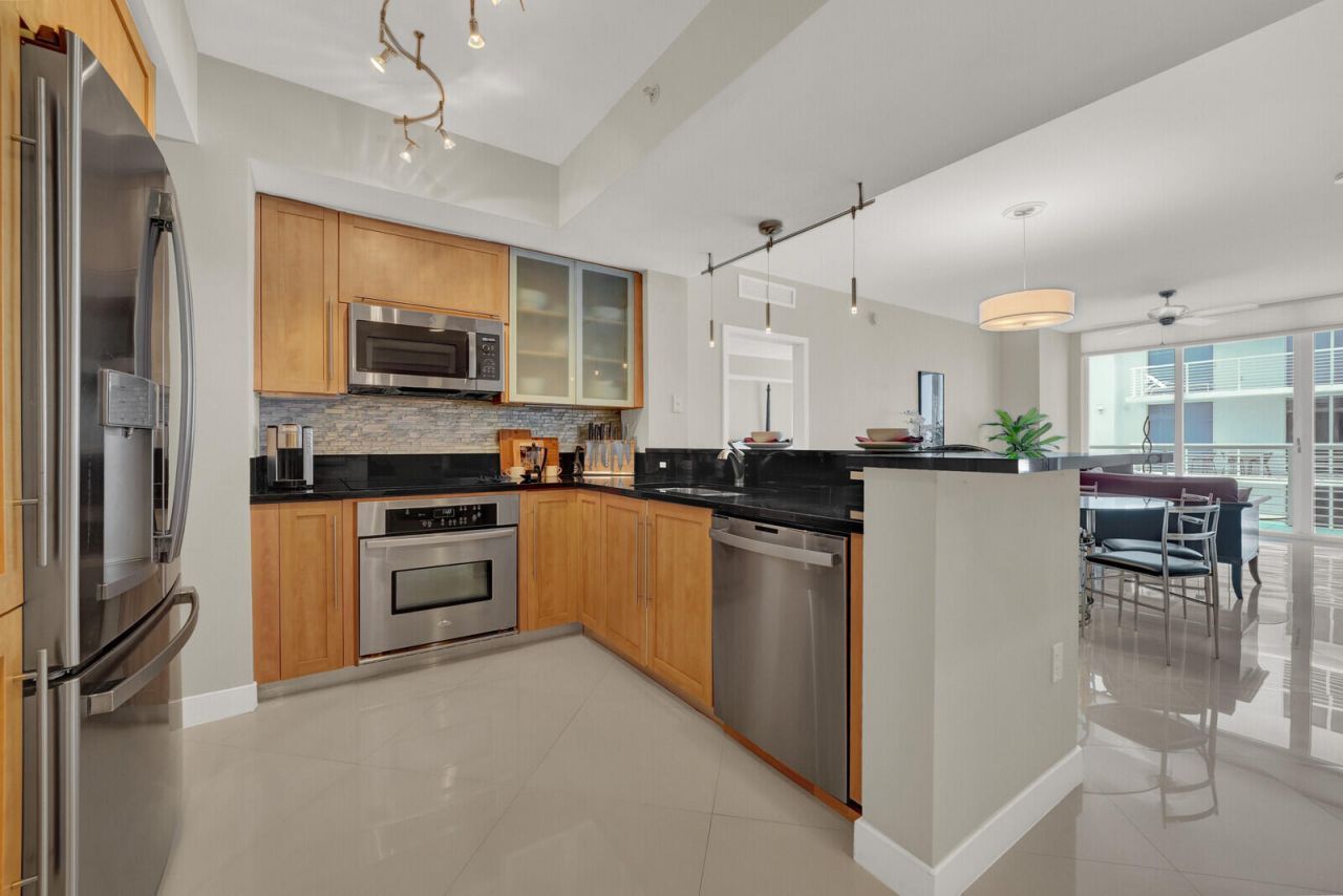 2831 N Ocean Boulevard, Unit 1006N, Fort Lauderdale, FL 33308 Photo
