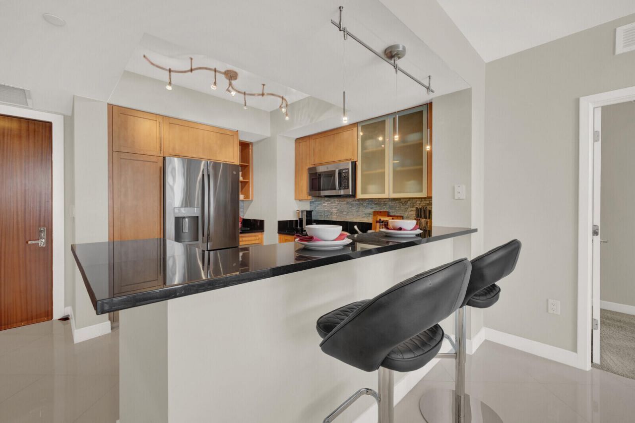 2831 N Ocean Boulevard, Unit 1006N, Fort Lauderdale, FL 33308 Photo