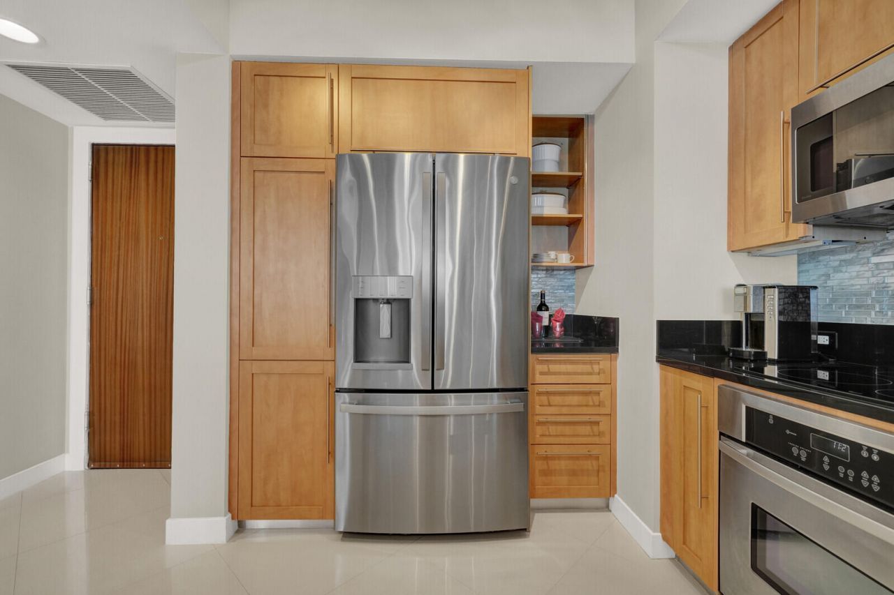 2831 N Ocean Boulevard, Unit 1006N, Fort Lauderdale, FL 33308 Photo