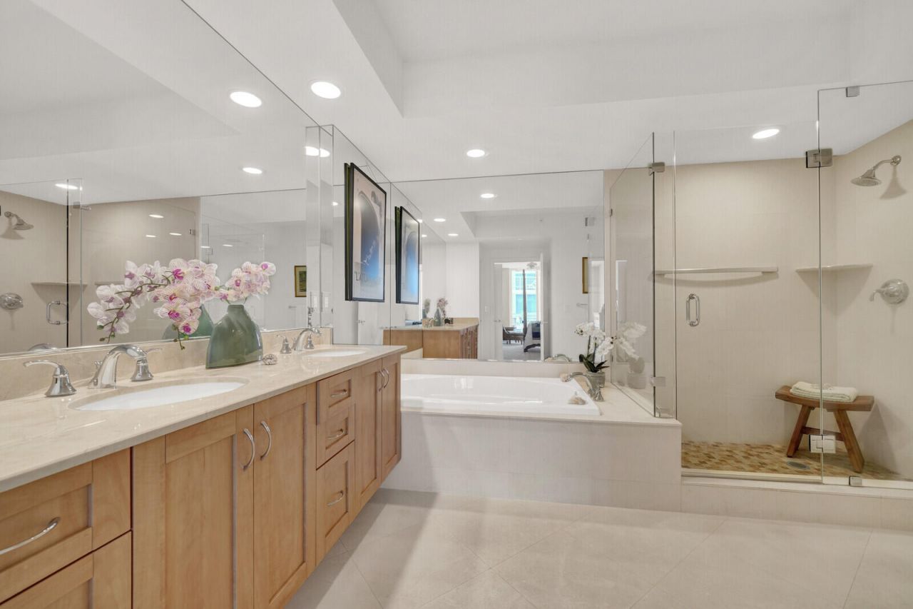2831 N Ocean Boulevard, Unit 1006N, Fort Lauderdale, FL 33308 Photo