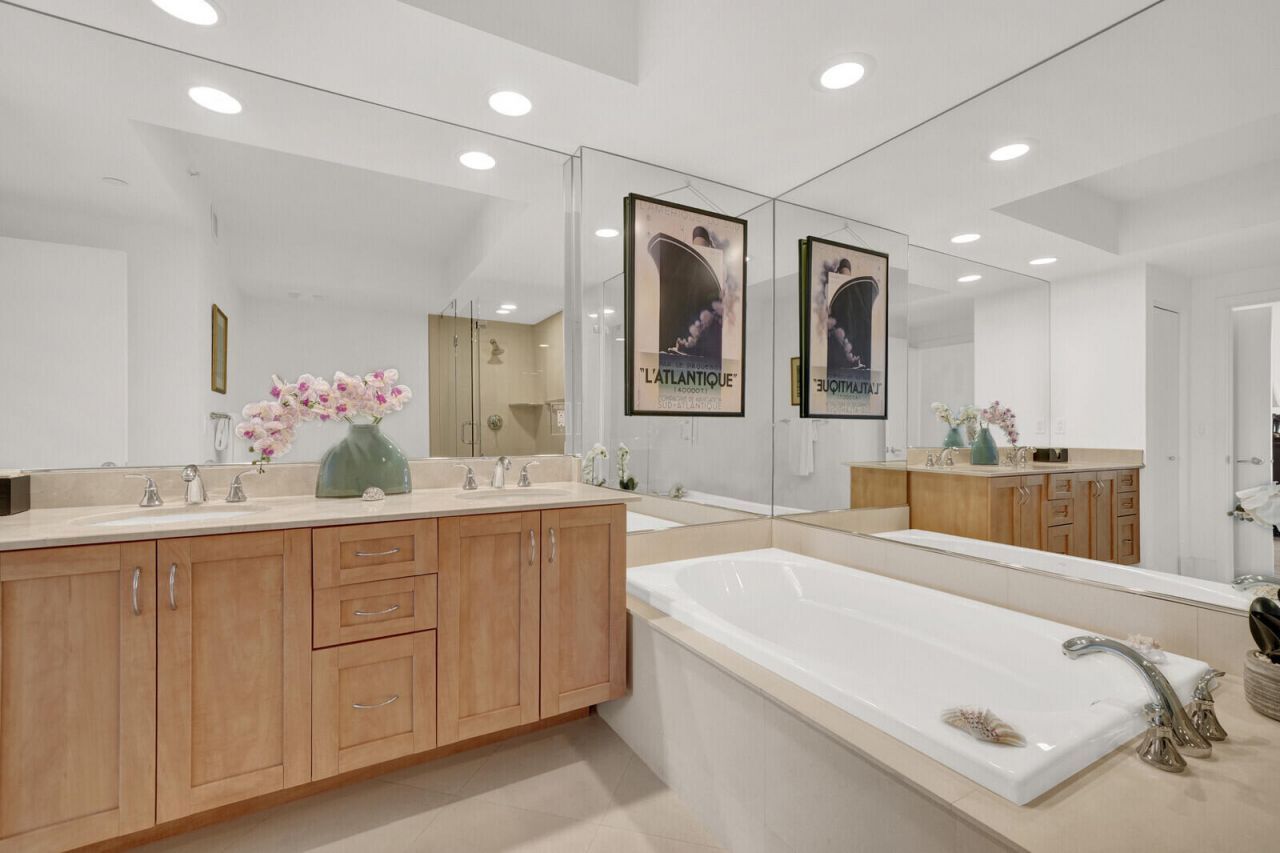 2831 N Ocean Boulevard, Unit 1006N, Fort Lauderdale, FL 33308 Photo
