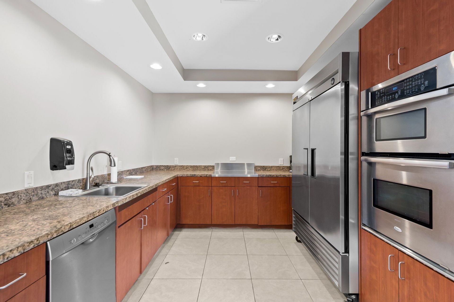 3300 NE 36th Street, Unit 516, Fort Lauderdale, FL 33308 Photo