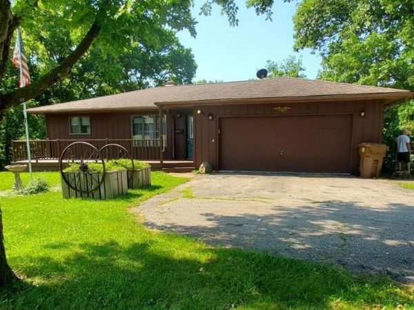 2296 220Th St. Street, Donnellson, IA 52625