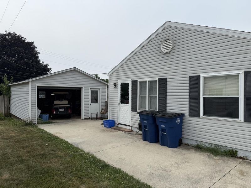 729 Lake Avenue, Saint Marys, OH 45885 Photo 2