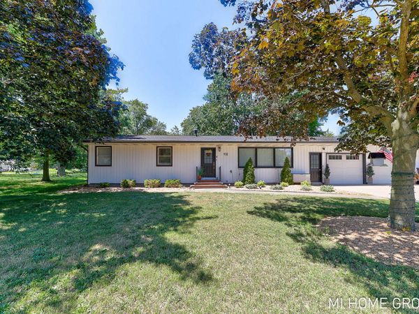 918 136th Avenue, Holland, MI 49424