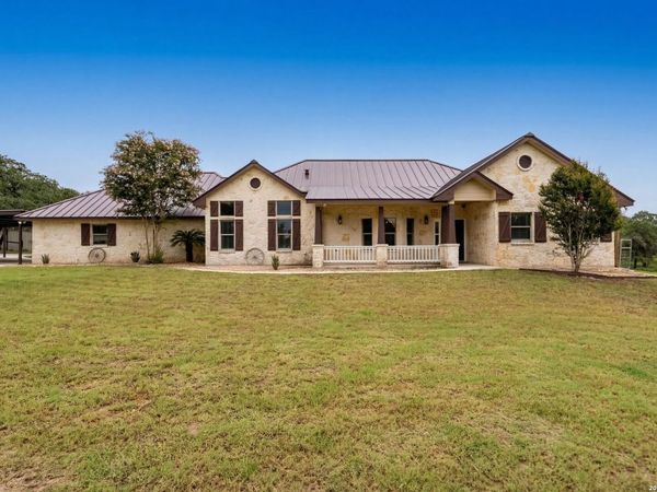 147 Rambling Trl, La Vernia, TX 78121