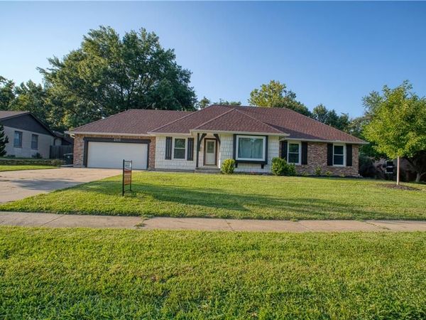2010 SW 33rd Street, Topeka, KS 66611