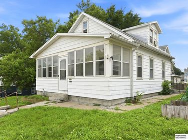 1915 S 11th Street, Omaha, NE 68108