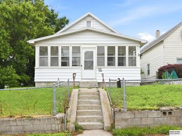1915 S 11th Street, Omaha, NE 68108
