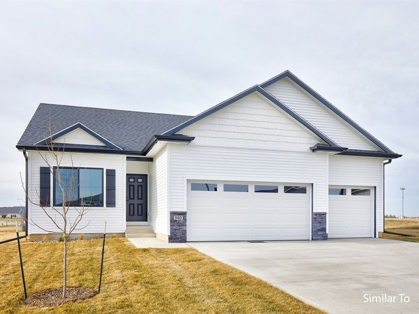 8140 Buckley Street, Johnston, IA 50131