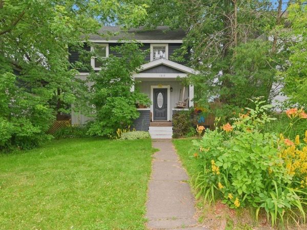 1515 N 9th Avenue E, Duluth, MN 55805