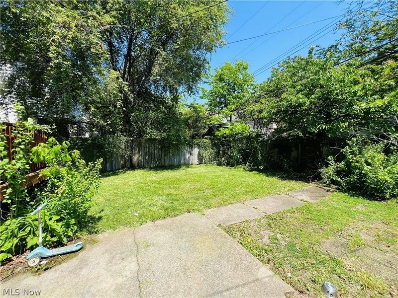 537 E 118th Street , Cleveland, OH 44108 Photo 6