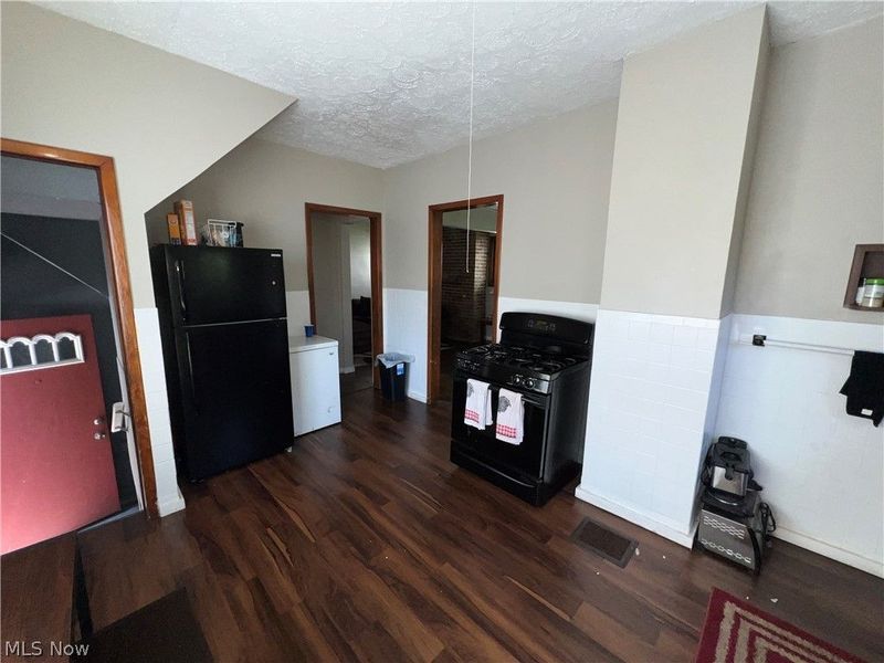 537 E 118th Street , Cleveland, OH 44108 Photo 9