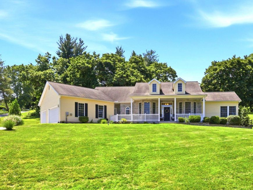 4902 W Chester Pike, Newtown Square, PA 19073 Main Photo