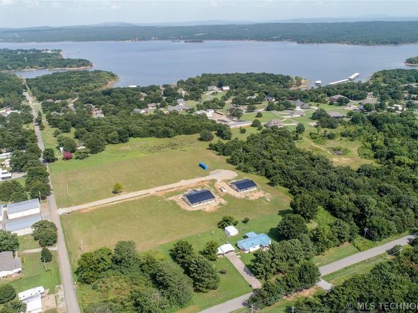1 Reagan Drive , Eufaula, OK 74432