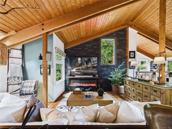 182 Devine Dr , Salt Spring, BC V8K 2H5