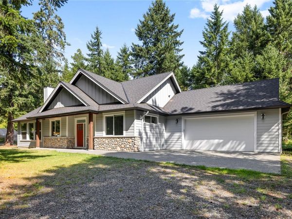 480 Oakdowne Rd, Qualicum Beach, BC V9K 2G1