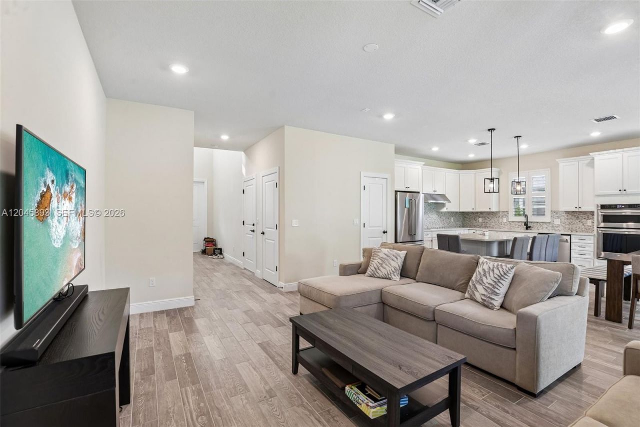 1636 Trailhead Ter , Hollywood, FL 33021 Photo