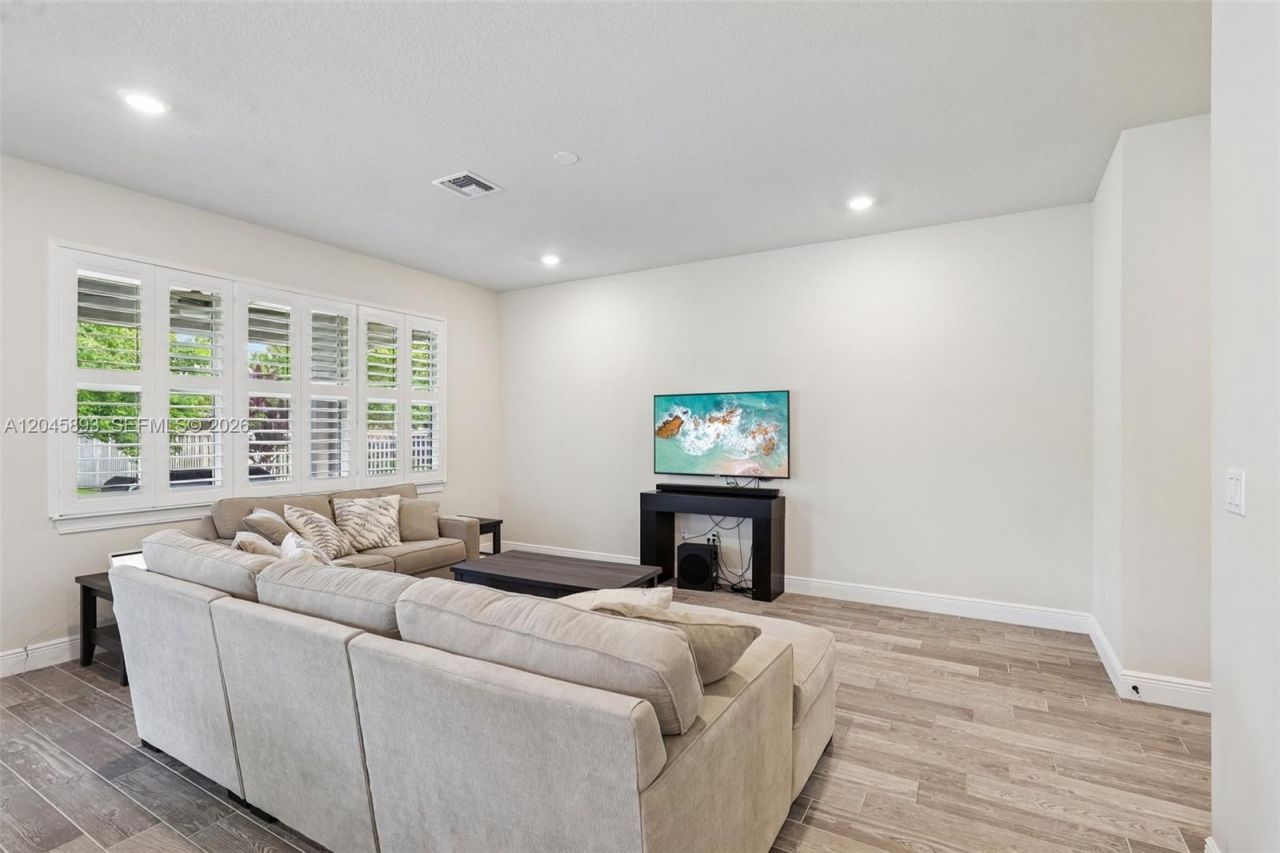 1636 Trailhead Ter , Hollywood, FL 33021 Photo